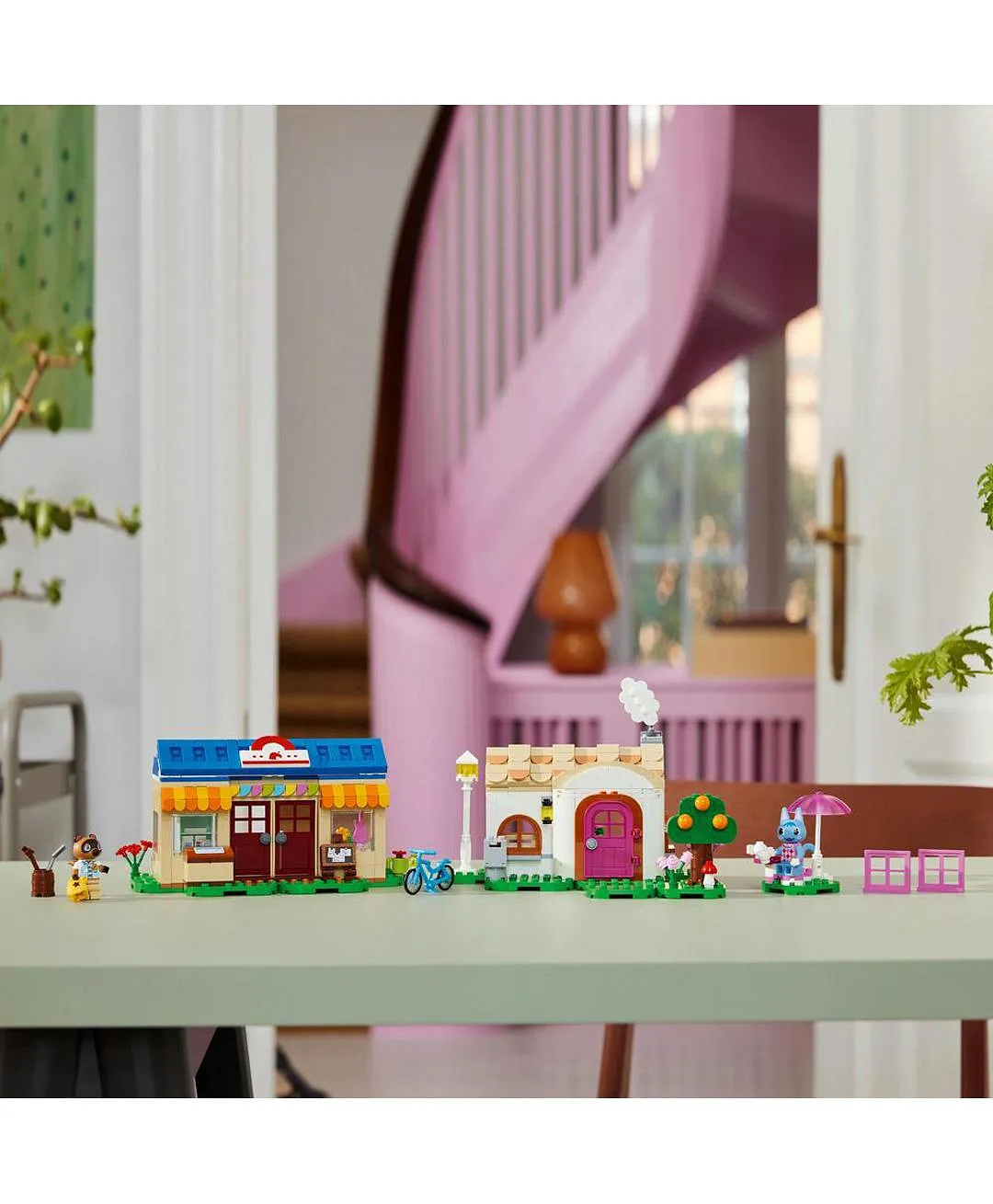 Nooks Cranny ومنزل Rosie رقم 77050 من LEGO® Animal Crossing™ - الصورة 7