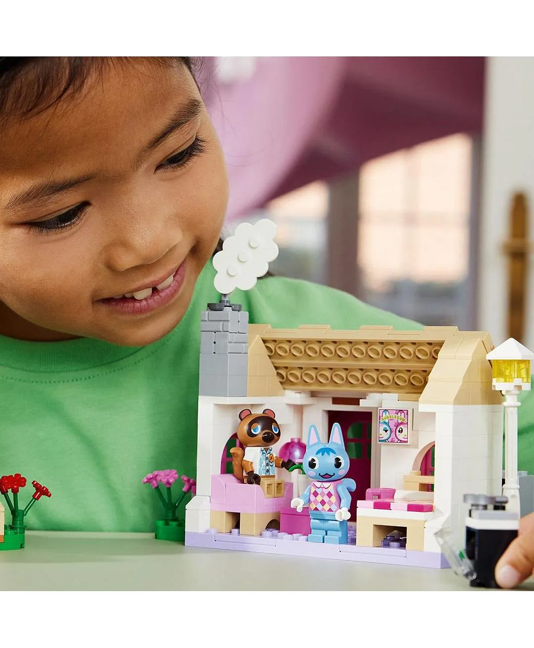 Nooks Cranny ومنزل Rosie رقم 77050 من LEGO® Animal Crossing™ - الصورة 10