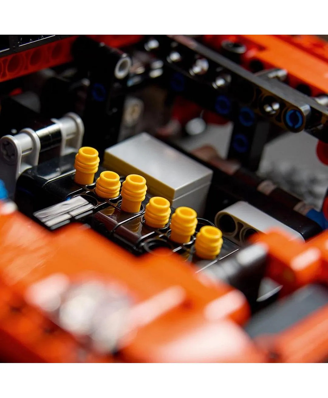 Mercedes-Benz G 500 PROFESSIONAL Line 42177 من LEGO® Technic - الصورة 5