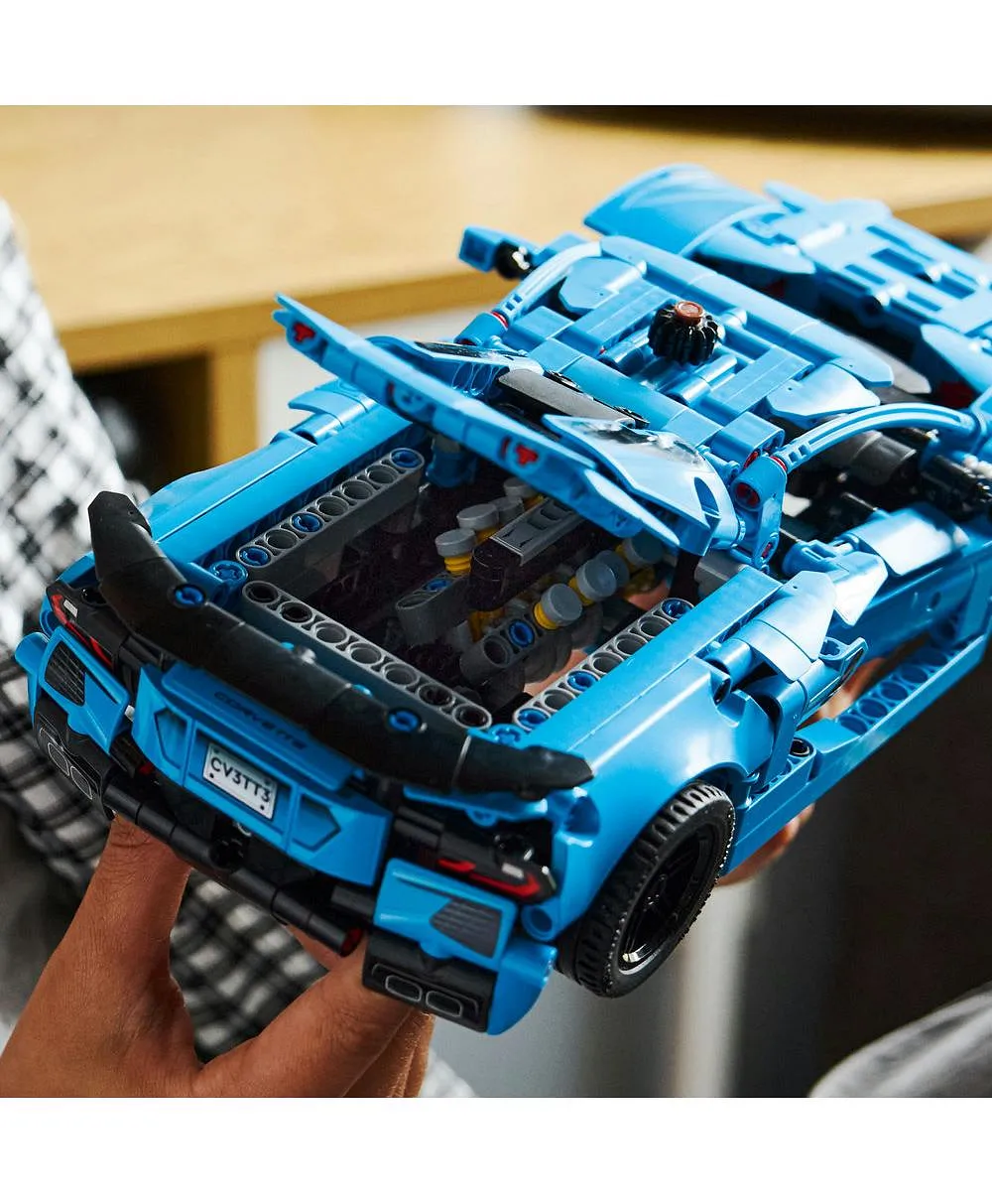 مركبة لعبة للأطفال مجموعة نموذج سيارة Chevrolet Corvette Stingray الزرقاء 42217 من ليغو® Technic - 732 قطعة - الصورة 4
