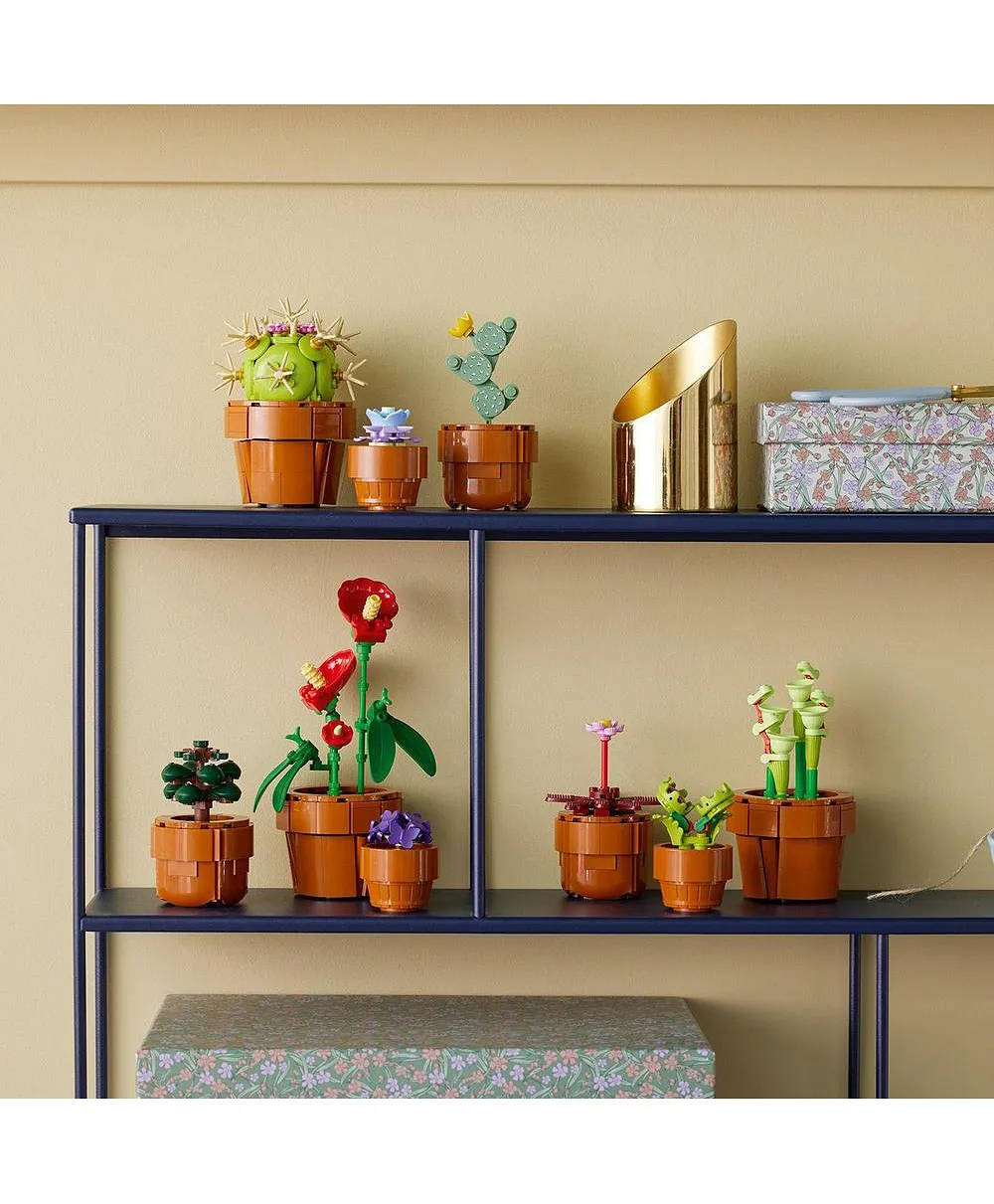 مجموعة بناء النباتات الصغيرة 10329 للبالغين من LEGO® Botanicals - الصورة 7