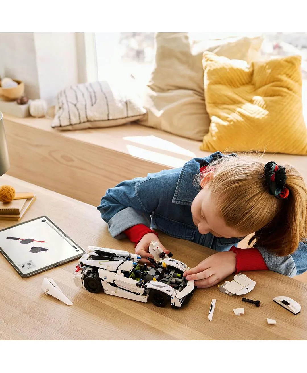 السيارة الخارقة البيضاء Koenigsegg Jesko Absolut 42184 من LEGO® Technic - الصورة 8