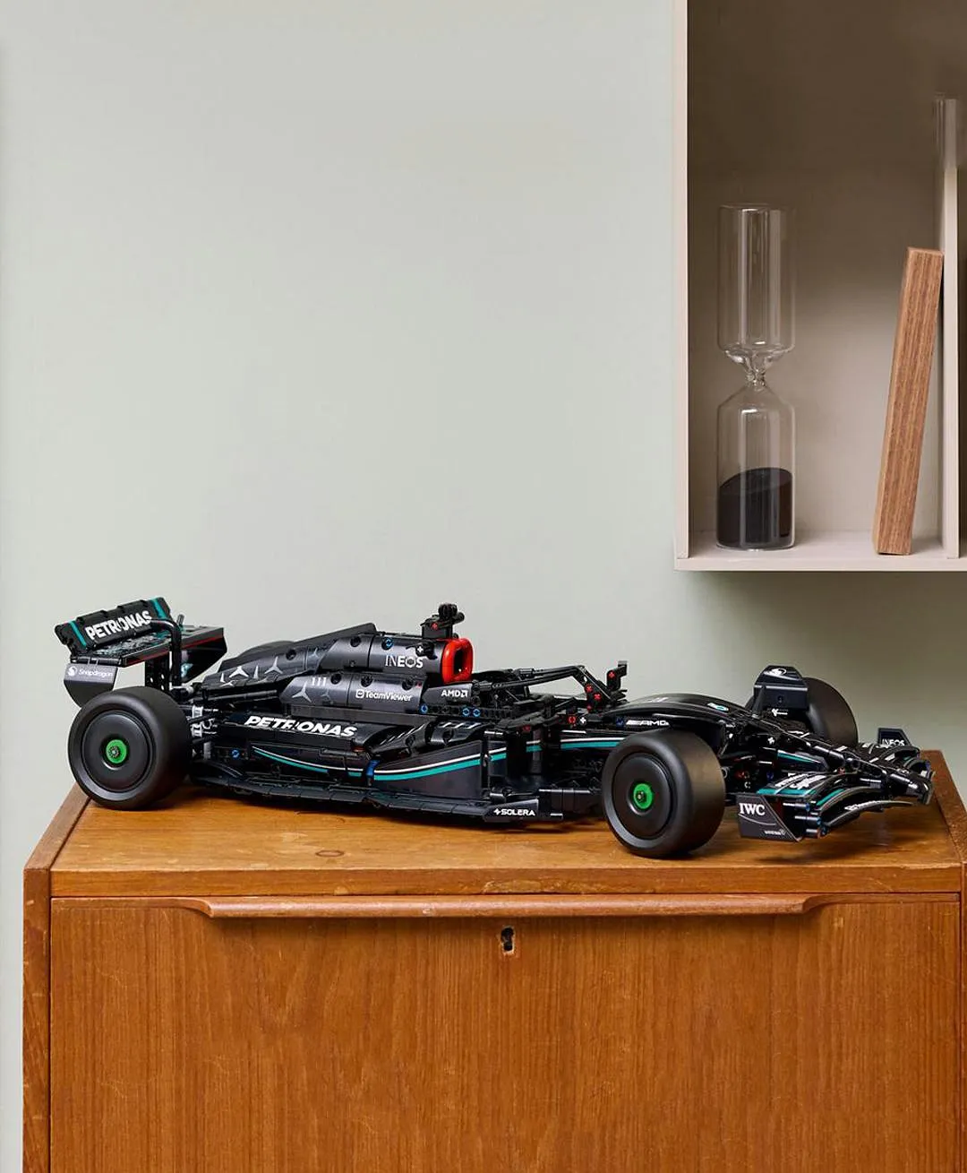 Mercedes-AMG F1 W14 E Performance 42171 من LEGO® Technic - الصورة 7