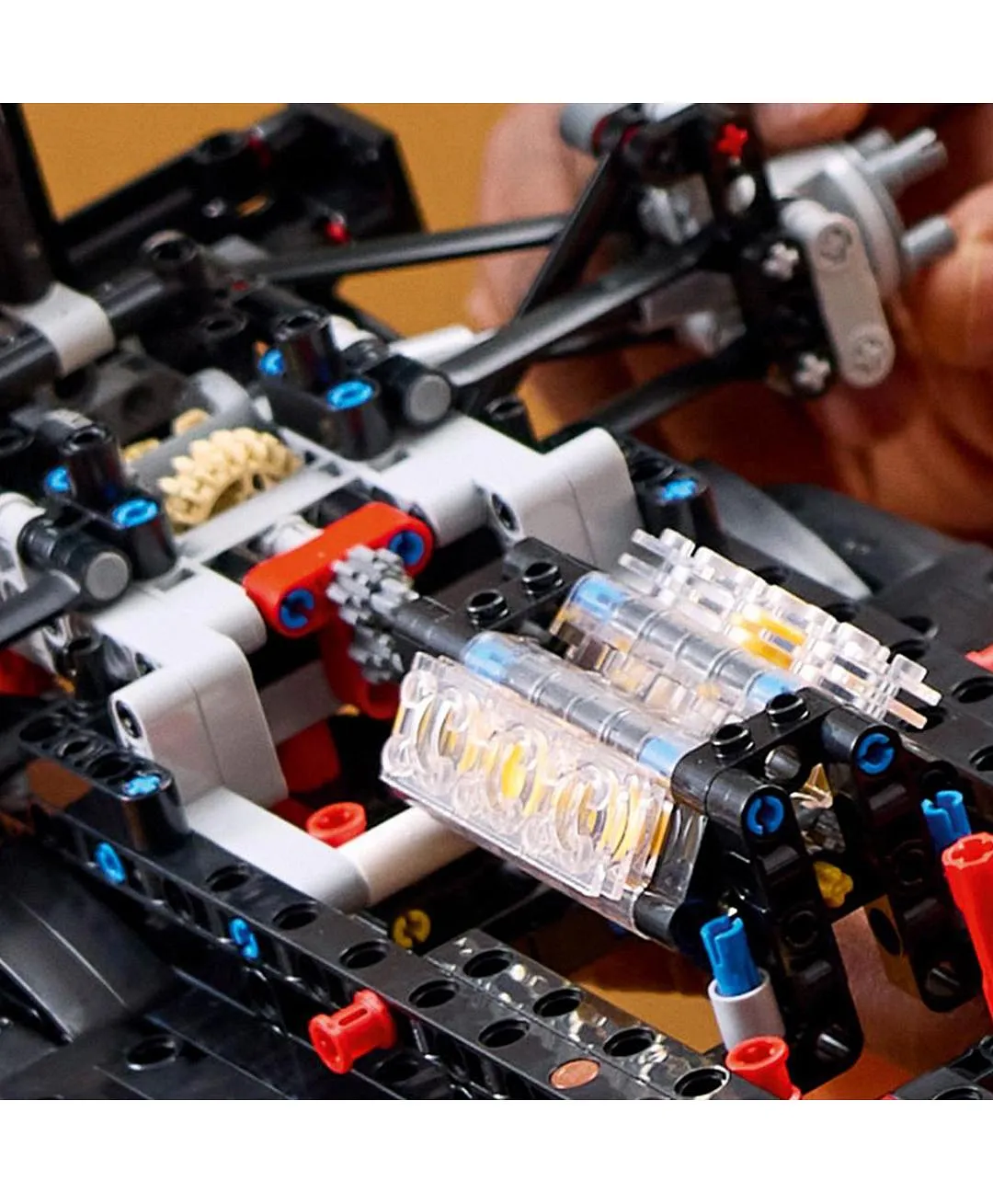 Mercedes-AMG F1 W14 E Performance 42171 من LEGO® Technic - الصورة 9