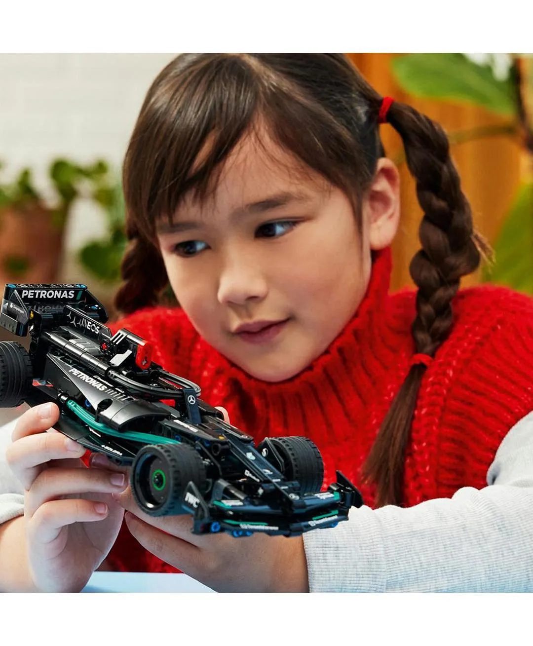 Mercedes-AMG F1 W14 E Performance Pull-Back 42165 من LEGO® Technic - الصورة 5