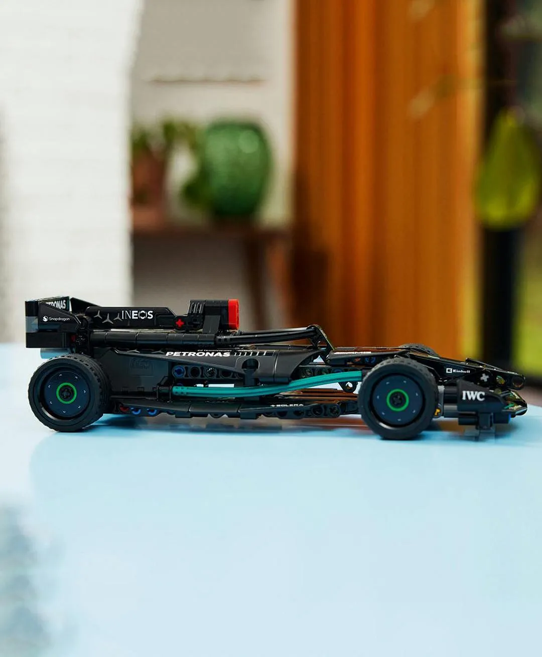 Mercedes-AMG F1 W14 E Performance Pull-Back 42165 من LEGO® Technic - الصورة 7