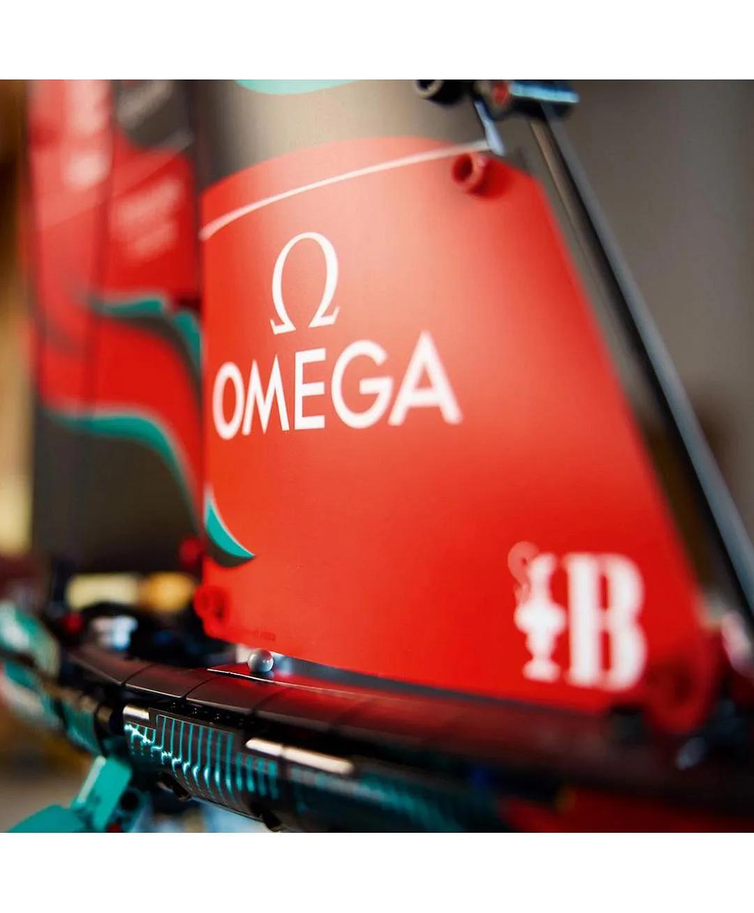 يخت Emirates Team New Zealand AC75 42174 من LEGO® Technic - الصورة 4