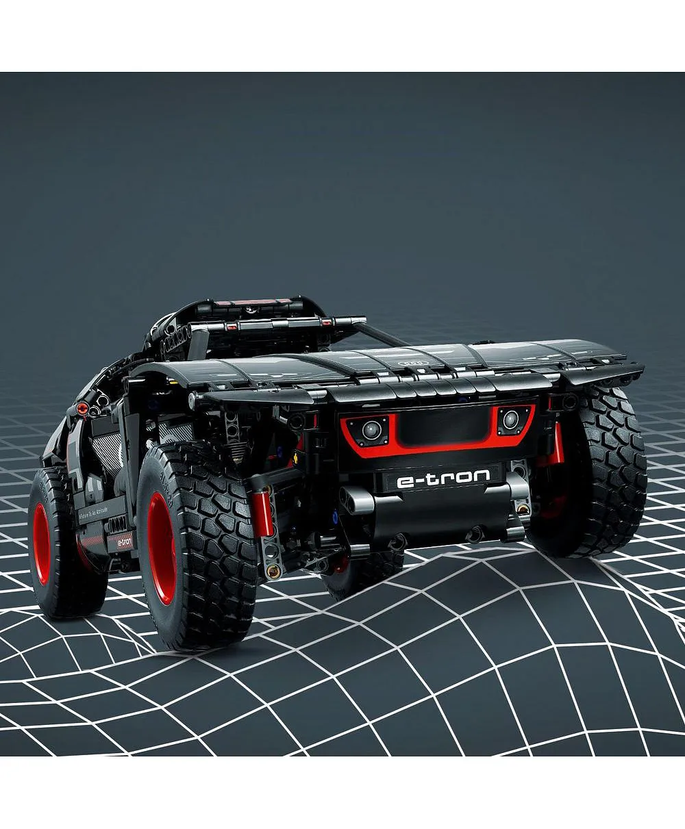 مجموعة لعبة بناء أودي آر إس كيو إي ترون 42160 من ™LEGO® Technic (914 قطعة) - الصورة 9