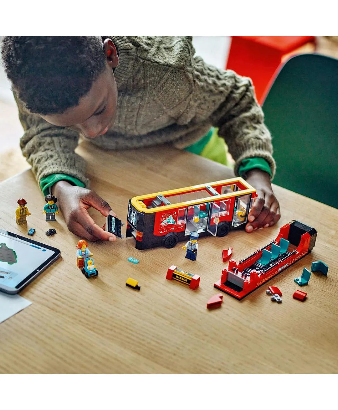 لعبة حافلة معالم المدينة الحمراء بطابقين 60407 من LEGO® City - الصورة 6